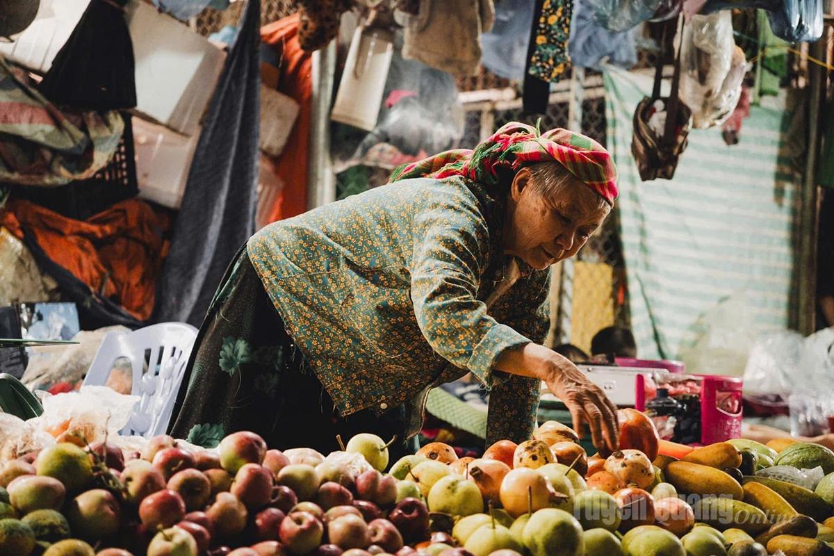 Specialties in the Dong Van Old Quarter carry the pure essence of the pristine mountains, reflecting the harmony of people and nature in Tuyen Quang.