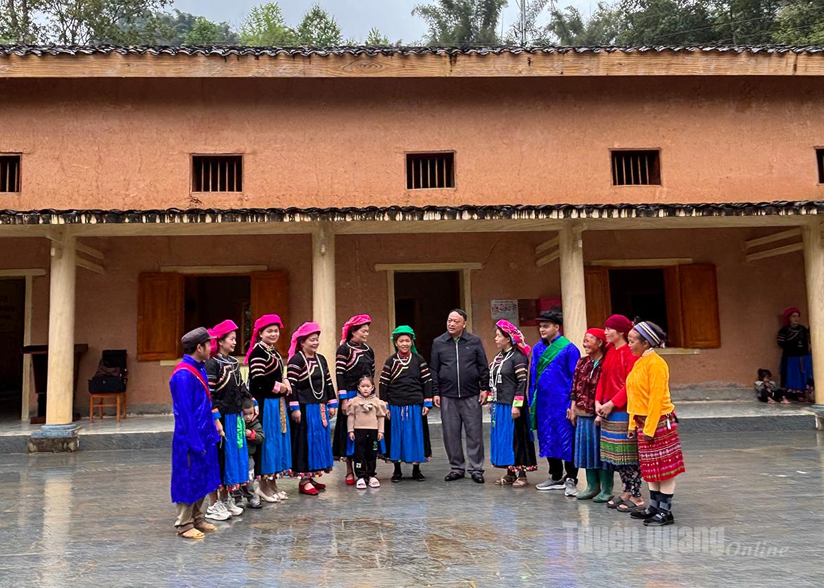 The newly built Chang Lo village cultural house provides people with a spacious community venue.