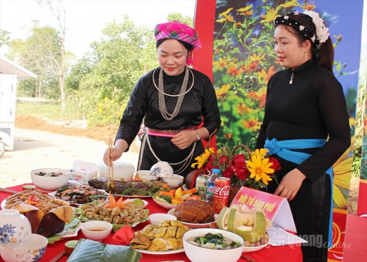 Ẩm thực
Tuyên Quang phong phú với nhiều sản phẩm đậm chất văn hóa địa phương.