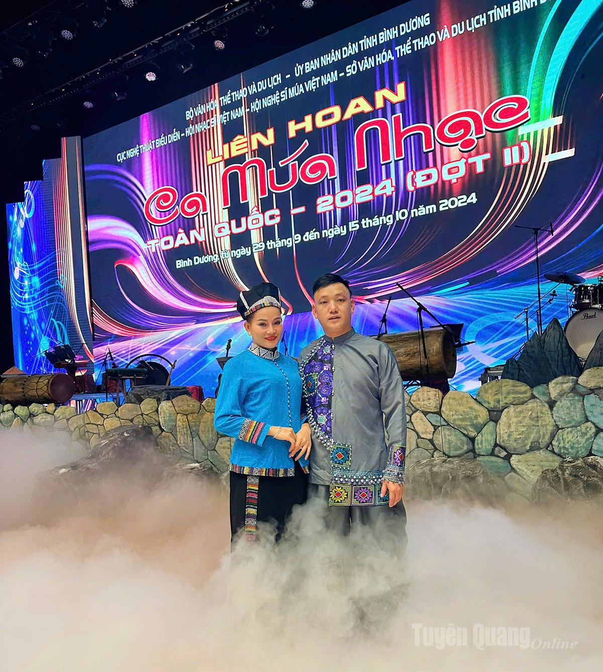 Vợ chồng nghệ sĩ ưu tú Ma Thị Nết - Tải Đình Hà tham gia biểu diễn trong nhiều chương trình nghệ thuật lớn của tỉnh.