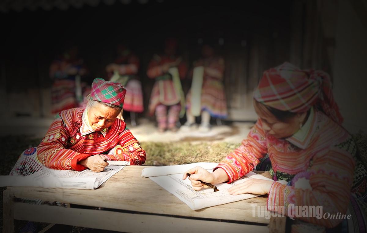 H’mong women draw beeswax patterns on linen fabric, preserving the essence of their traditional brocade-making craft.