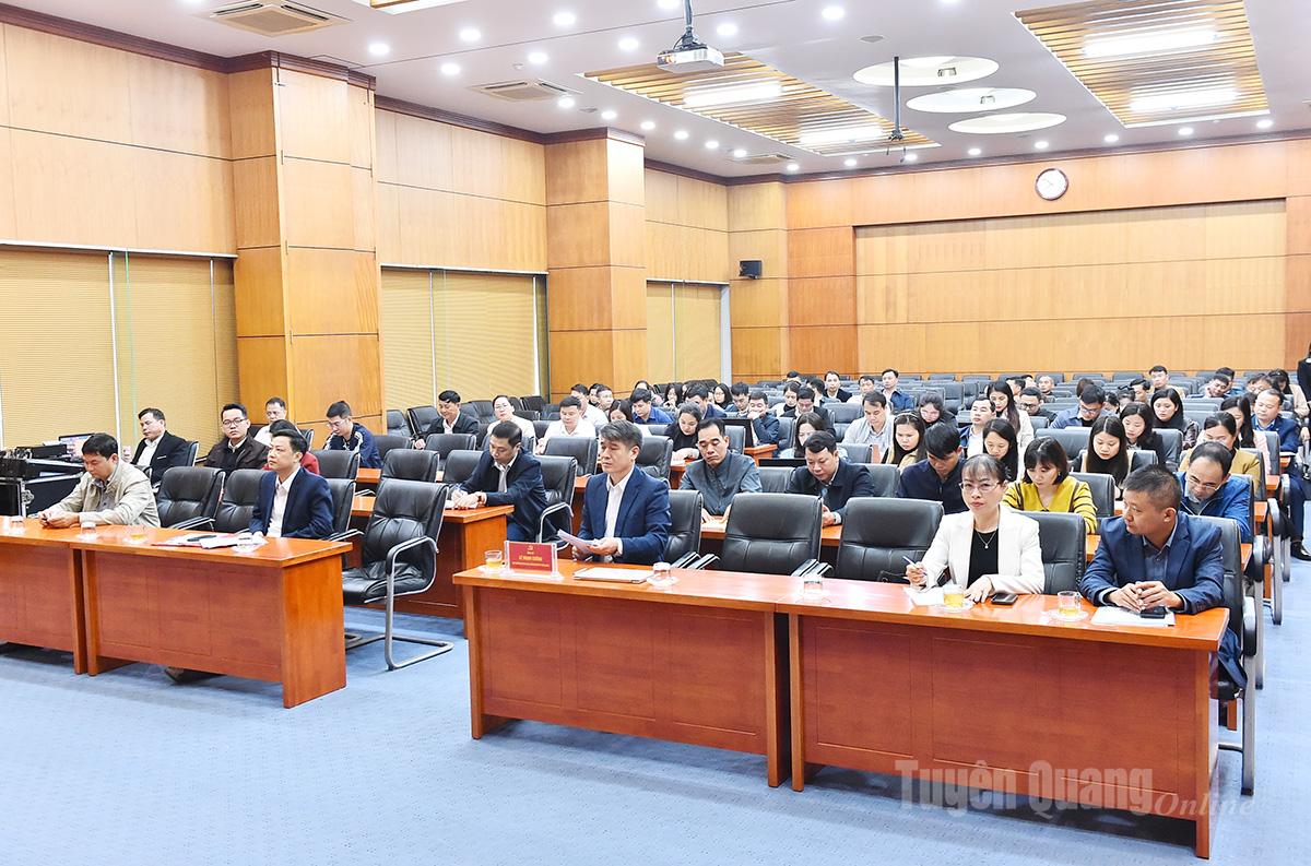 Các đại biểu dự hội nghị.