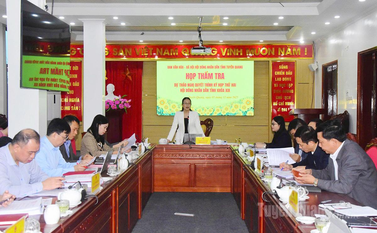 Lãnh đạo Ban Văn hóa – Xã hội, HĐND tỉnh chủ trì cuộc họp.