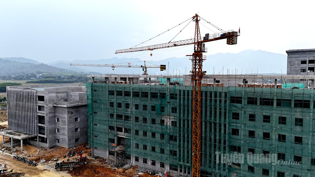 The project, located in An Tuon Ward, has a capacity of 1,000 beds and a total investment of nearly VND 1,800 billion.