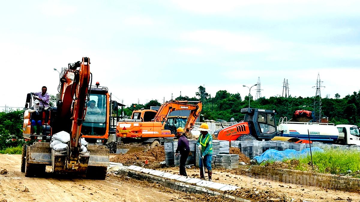 With the determination to work through heat and rain, and with hundreds of workers and engineers working in three shifts, four teams, the project aims to be inaugurated and put into operation on February 27, 2026, in celebration of Vietnamese Doctors’ Day.