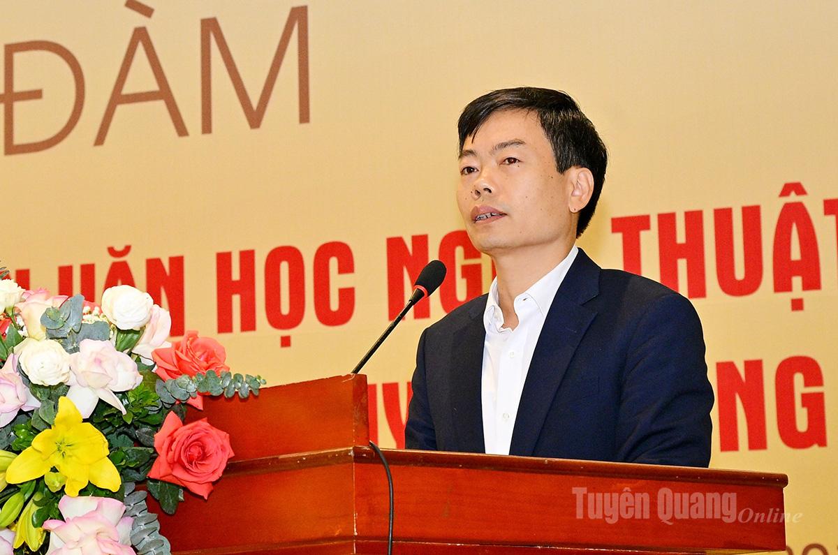 Đồng chí Nguyễn Lam Sơn, Ủy viên BCH Đảng bộ tỉnh, Phó trưởng ban Thường trực Ban Tuyên giáo và Dân vận Tỉnh ủy phát biểu.