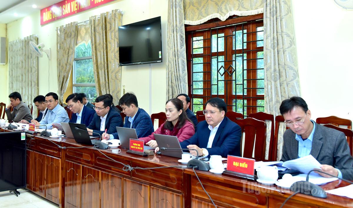 Đại diện các sở liên quan và lãnh đạo chủ chốt các xã dự Hội nghị.