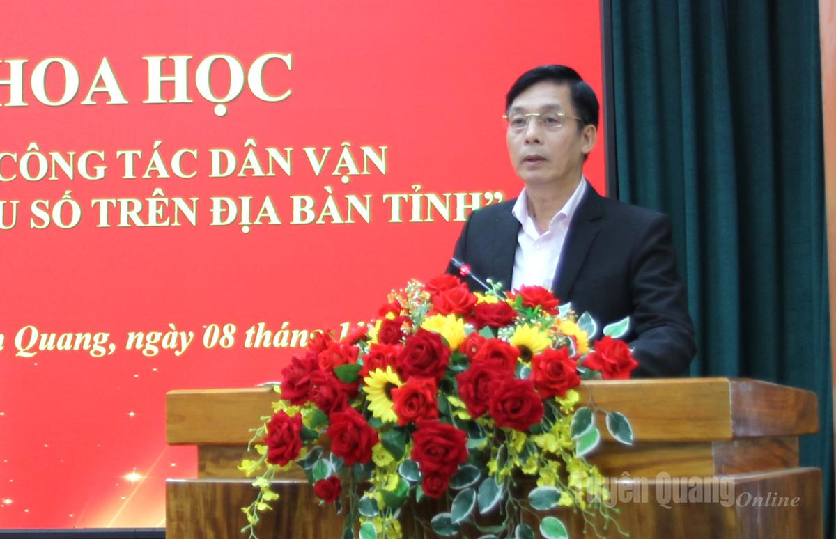 Lãnh đạo Ban Tổ chức Tỉnh ủy phát biểu tại hội thảo.