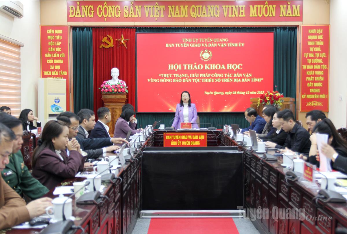 Lãnh đạo Ban Tuyên giáo và Dân vận Tỉnh ủy chủ trì hội thảo.