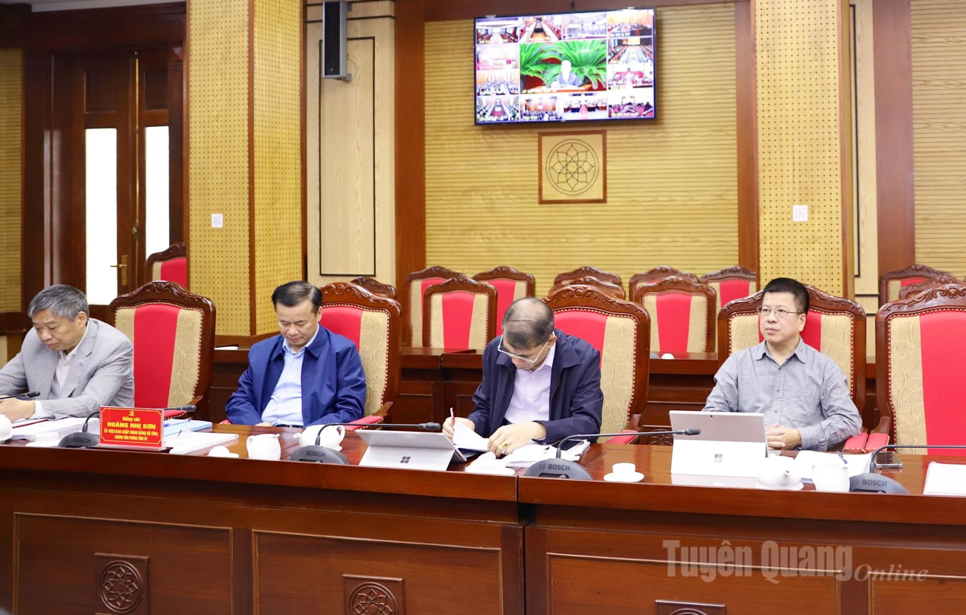 Lãnh đạo các sở, ngành dự Hội nghị.