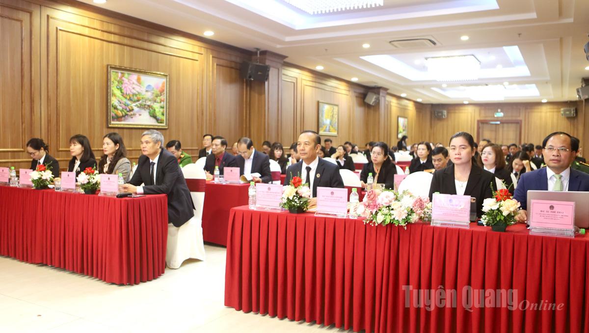 Các đại biểu dự hội nghị.