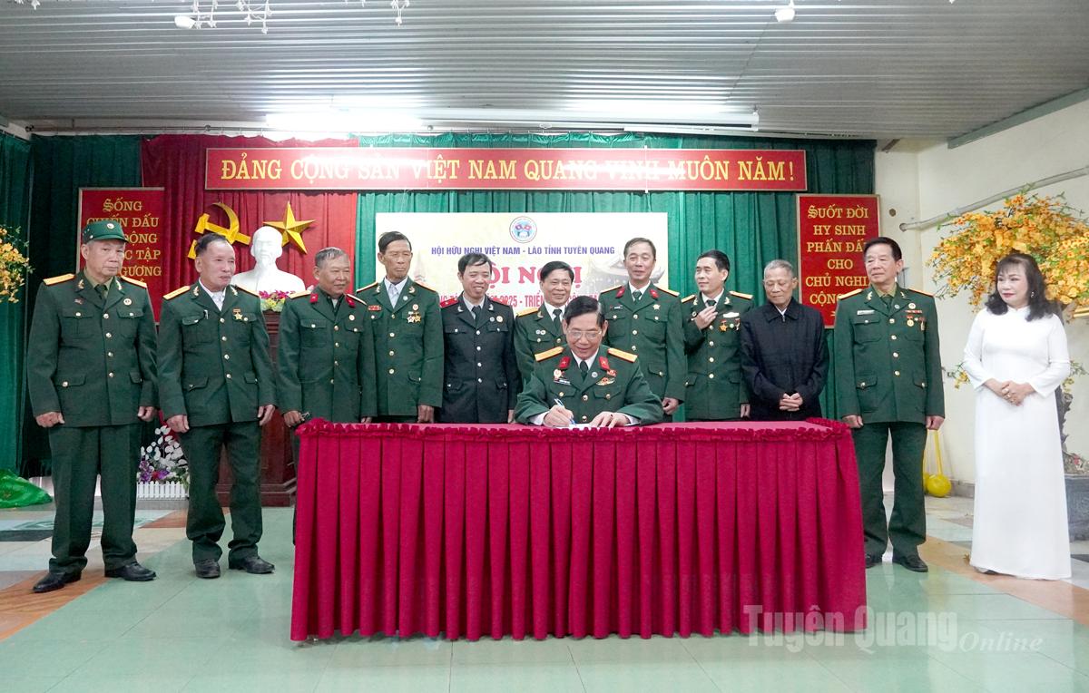 Các chi hội ký kết giao ước thi đua, quyết tâm thực hiện thắng lợi nhiệm vụ công tác Hội năm 2026.