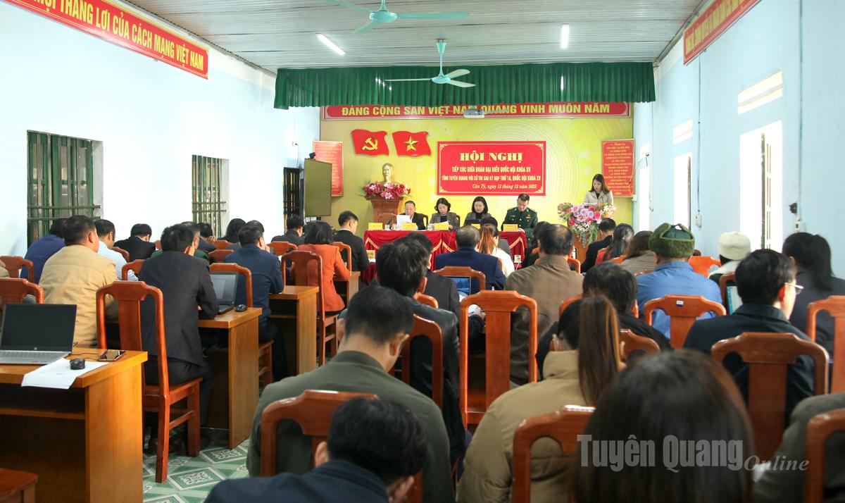 Hội nghị tiếp xúc cử tri tại xã Cán Tỷ.