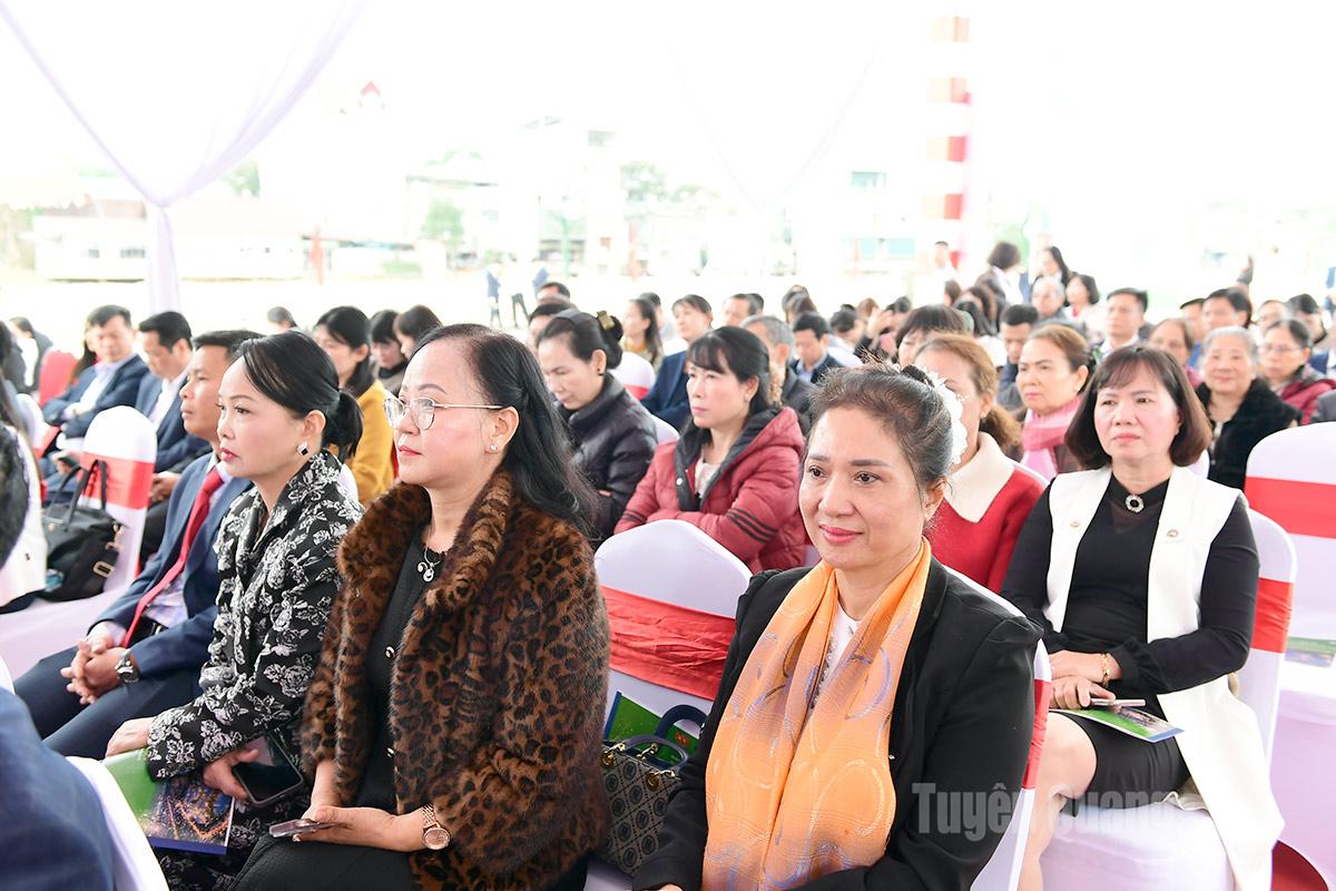 Đông đảo nhân dân trên địa bàn tham gia Lễ động thổ.