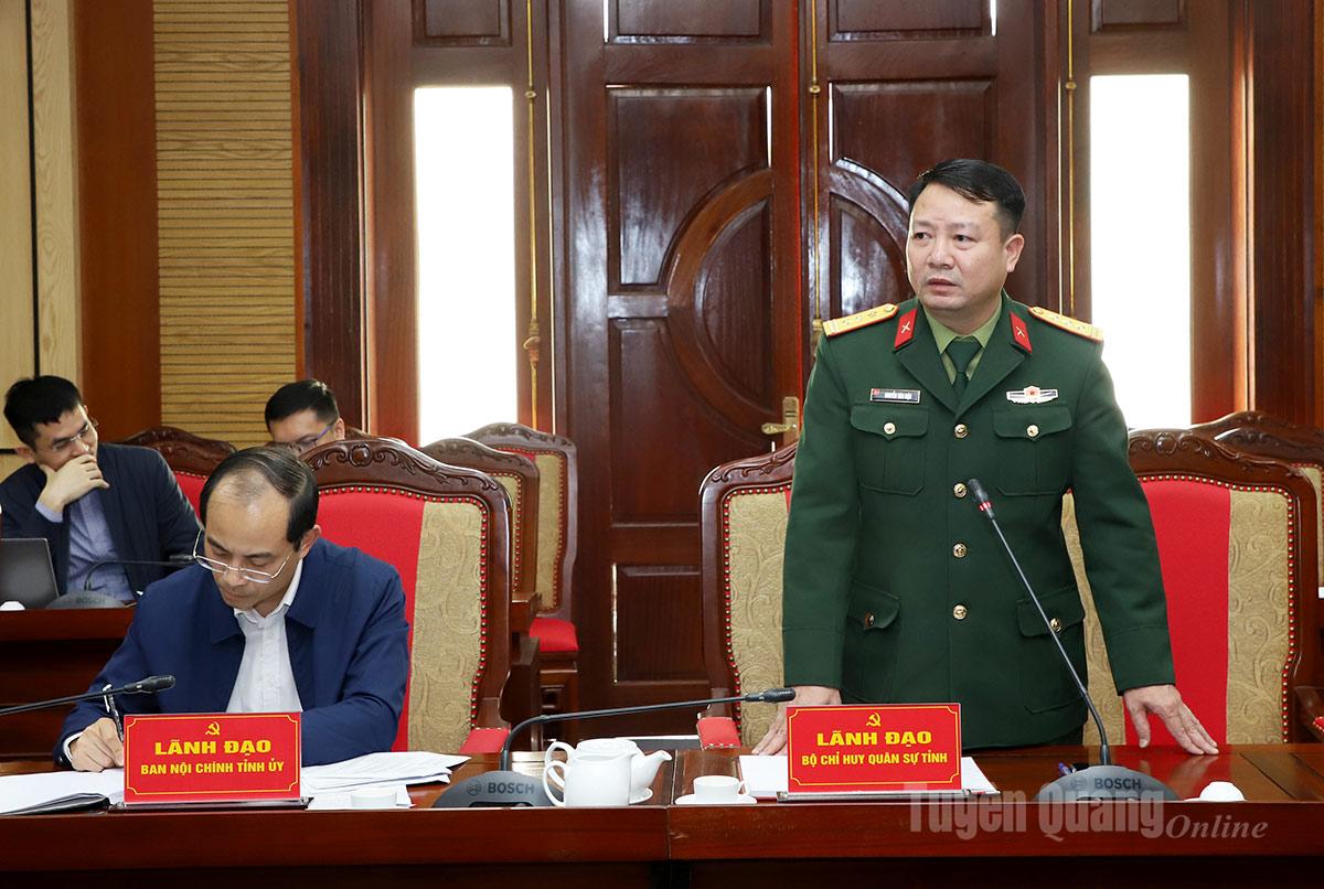 Lãnh đạo Bộ CHQS tỉnh trình bày Tờ trình của Đảng ủy UBND tỉnh về chủ trương bắn pháo hoa dịp Tết Nguyên đán Bính Ngọ năm 2026.