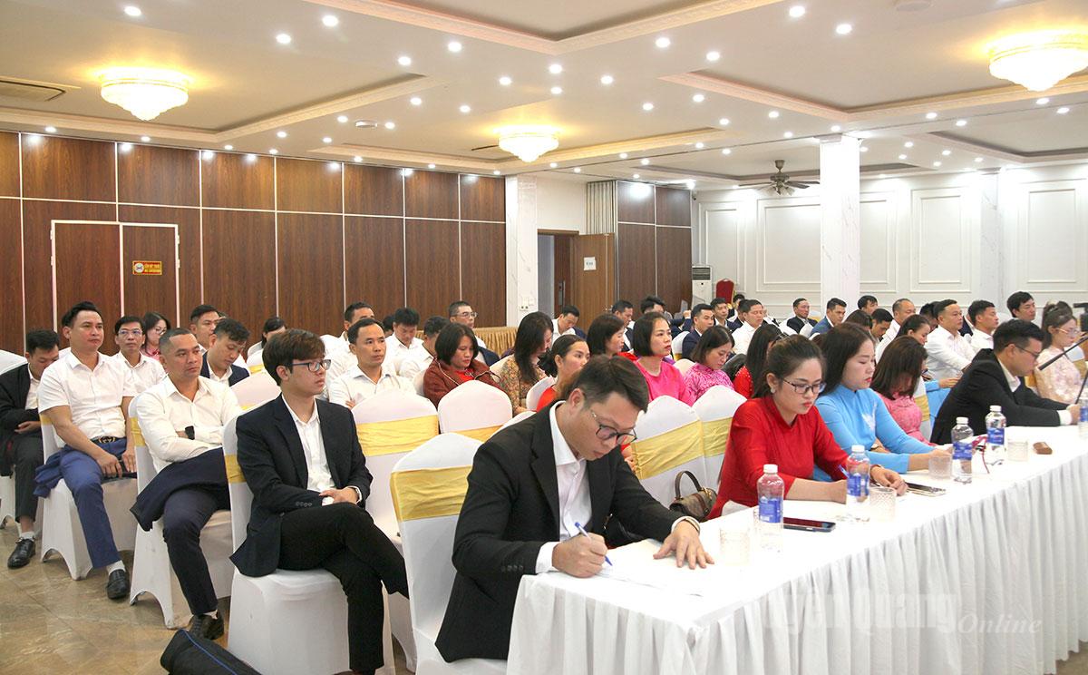 Cán bộ, người lao động Trung tâm Văn Hóa và Điện ảnh tỉnh dự Hội nghị.