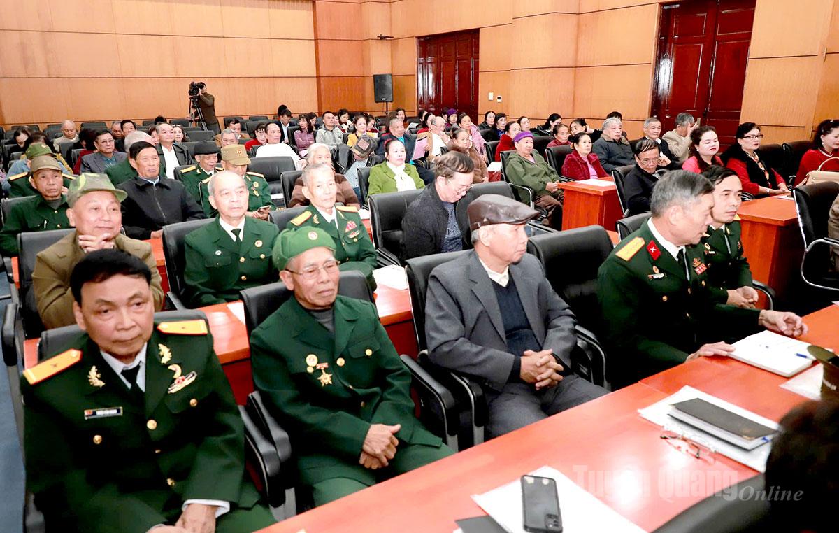 Các đại biểu đại diện các Hội hữu nghị thành viên của Liên hiệp tham dự hội nghị.