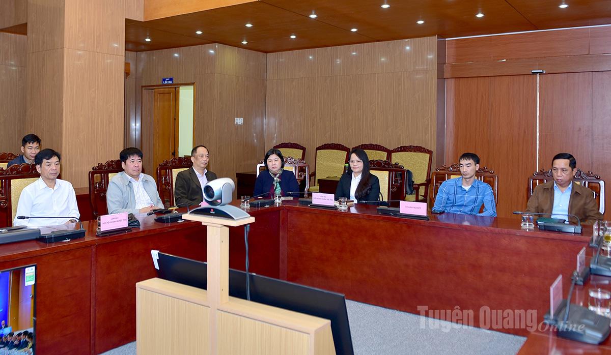 Cộng đồng doanh nghiệp tỉnh dự Diễn đàn tại điểm cầu tỉnh Tuyên Quang.