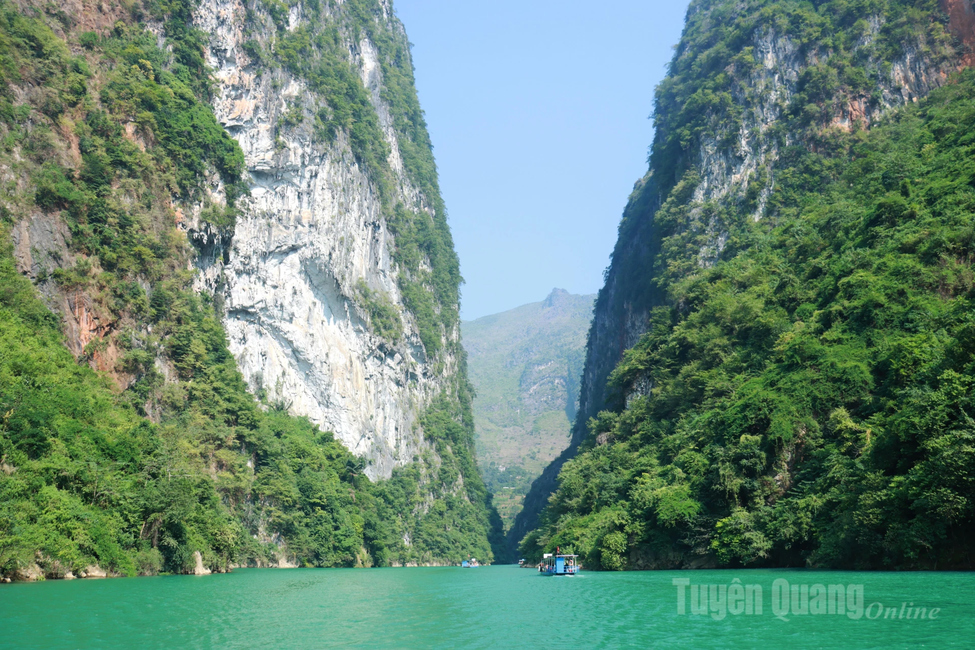 Nhân kỷ niệm 81 năm Ngày thành lập Quân đội nhân dân Việt Nam (22/12/1944 – 22/12/2025),  Công ty cổ phần Thủy điện Nho Quế 1 phối hợp với Hợp tác xã Nông nghiệp và Dịch vụ Tu Sản triển khai chương trình miễn phí 100% giá vé tham quan hồ thủy điện Nho Quế 1 – hẻm Tu Sản đối với cựu chiến binh, cựu quân nhân và cựu công an hưu trí trên toàn quốc trong ngày 22-12-2025.