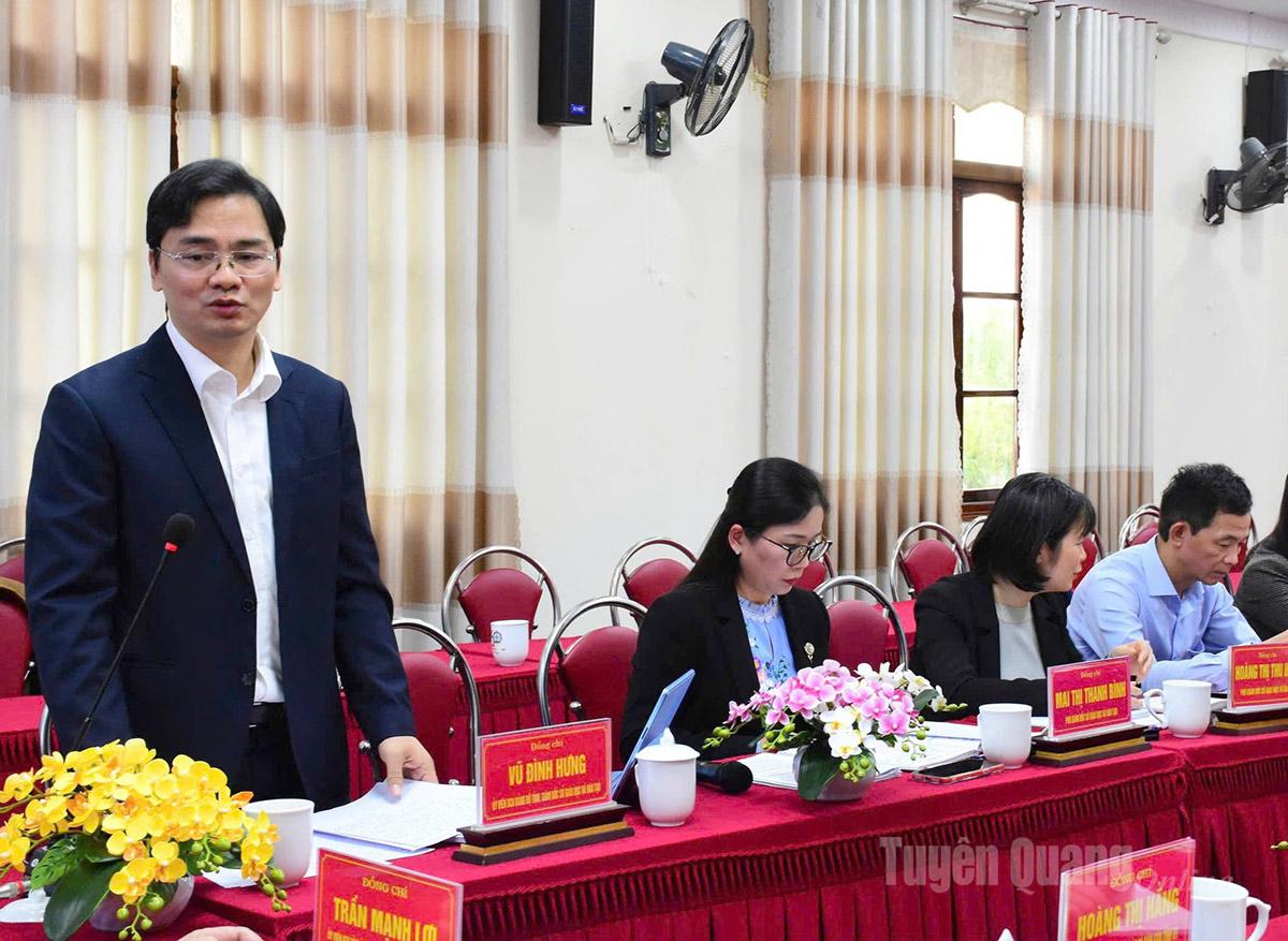 Lãnh đạo Sở Giáo dục và Đào tạo phát biểu tại buổi làm việc.