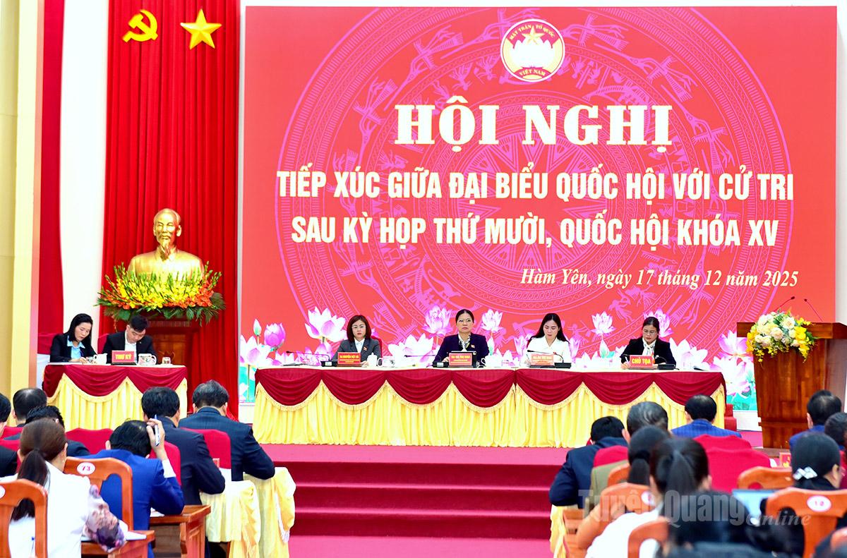 Toàn cảnh Hội nghị tiếp xúc giữa ĐBQH tỉnh với cử tri xã Hàm Yên.