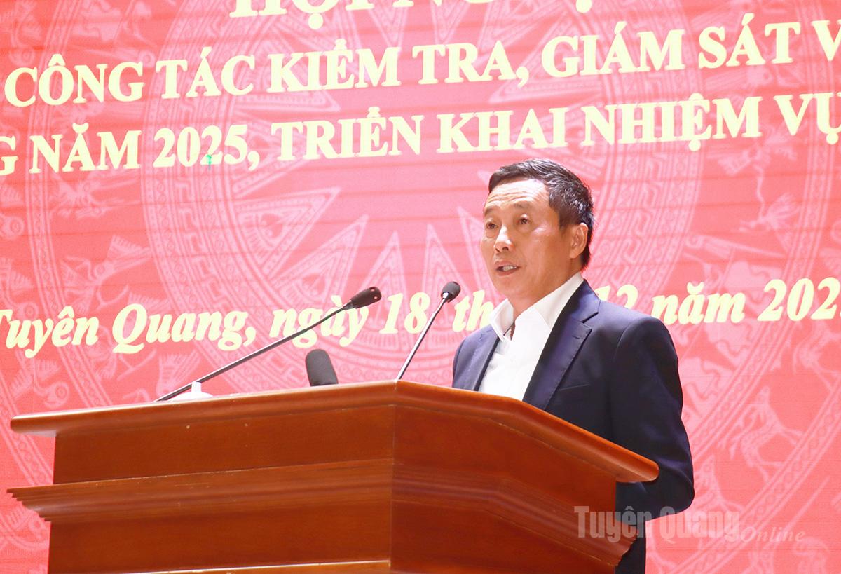 Đại diện UBKT Đảng ủy xã Hàm Yên phát biểu tham luận tại hội nghị.

