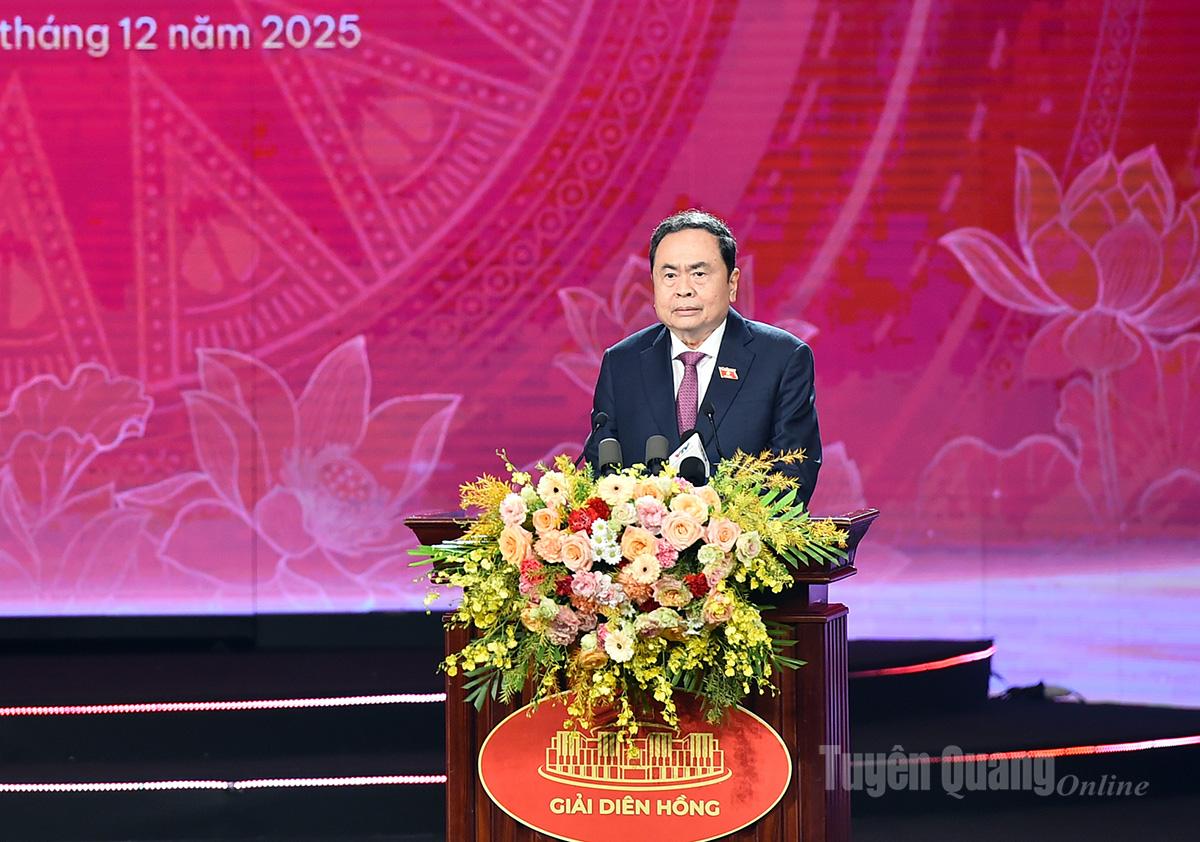 Chủ tích Quốc hội Trần Thanh Mẫn phát biểu tại lễ trao giải.