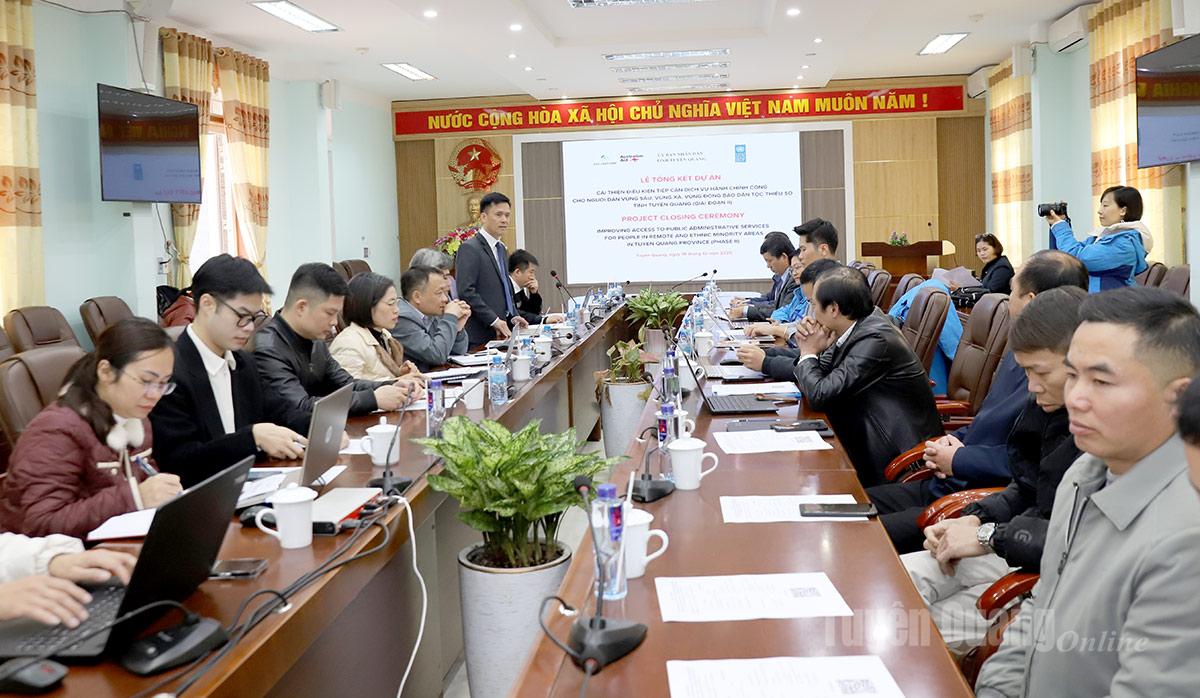 Các đại biểu dự lễ tổng kết dự án