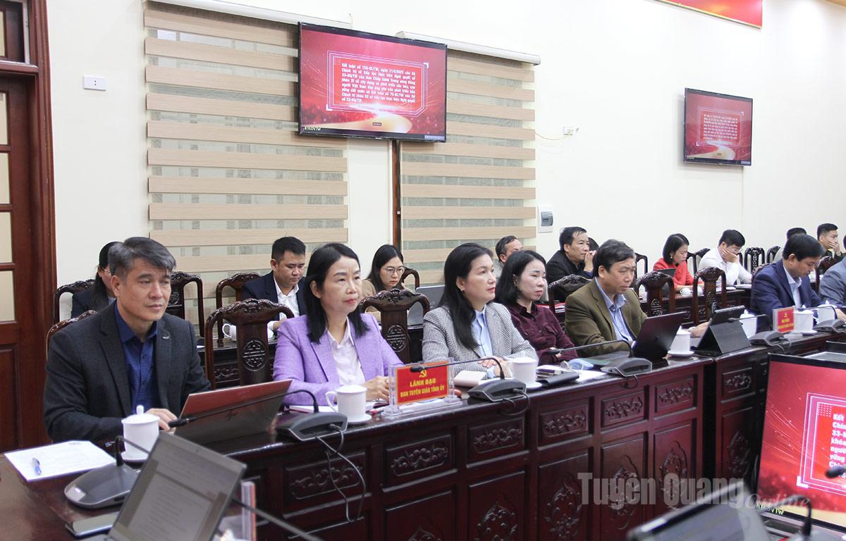 Lãnh đạo Ban Tuyên giáo và Dân vận Tỉnh ủy dự hội nghị tại điểm cầu tỉnh Tuyên Quang.