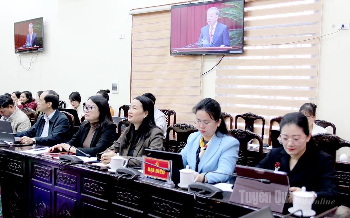 Đại biểu dự hội nghị tại điểm cầu tỉnh.