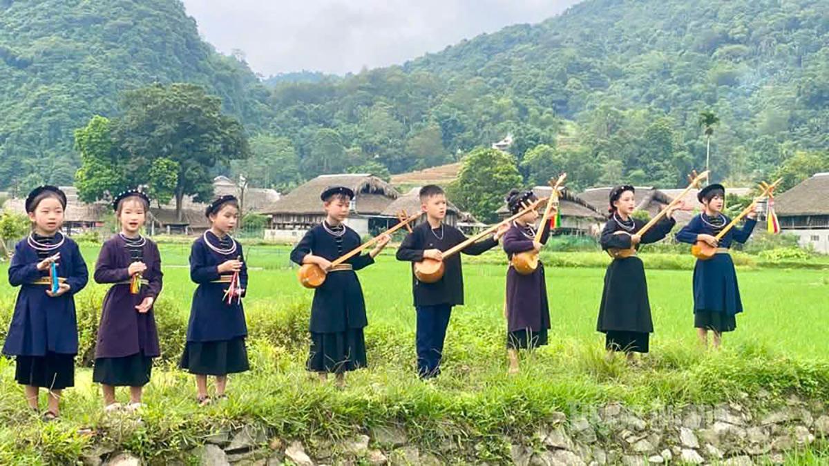 Hát Then,Đàn tính- Di sản nghệ thuật truyền thống độc đáo đang được các thế hệ trẻ gìn giữ và phát huy.