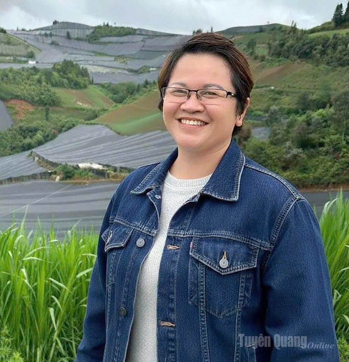 Bà Nguyễn Thị Hồng Liễu, Giám đốc Hợp tác xã Dược liệu Sơn Ý, xã Vị Xuyên