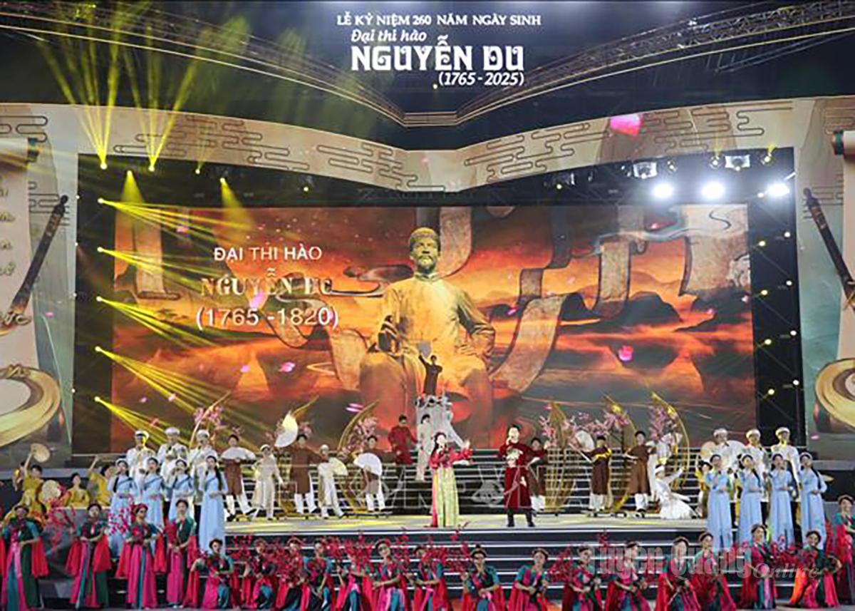 Chương trình nghệ thuật tại Hà Tĩnh, kỷ niệm 260 năm Ngày sinh Đại thi hào Nguyễn Du.