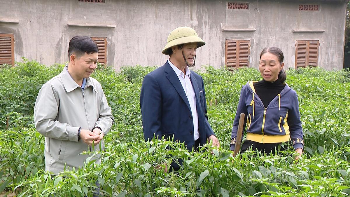 Nhờ chú trọng thực hiện công tác tuyên truyền, vận động, xã Sơn Thủy đã khơi dậy tinh thần vươn lên phát triển sản xuất, xóa đói giảm nghèo.