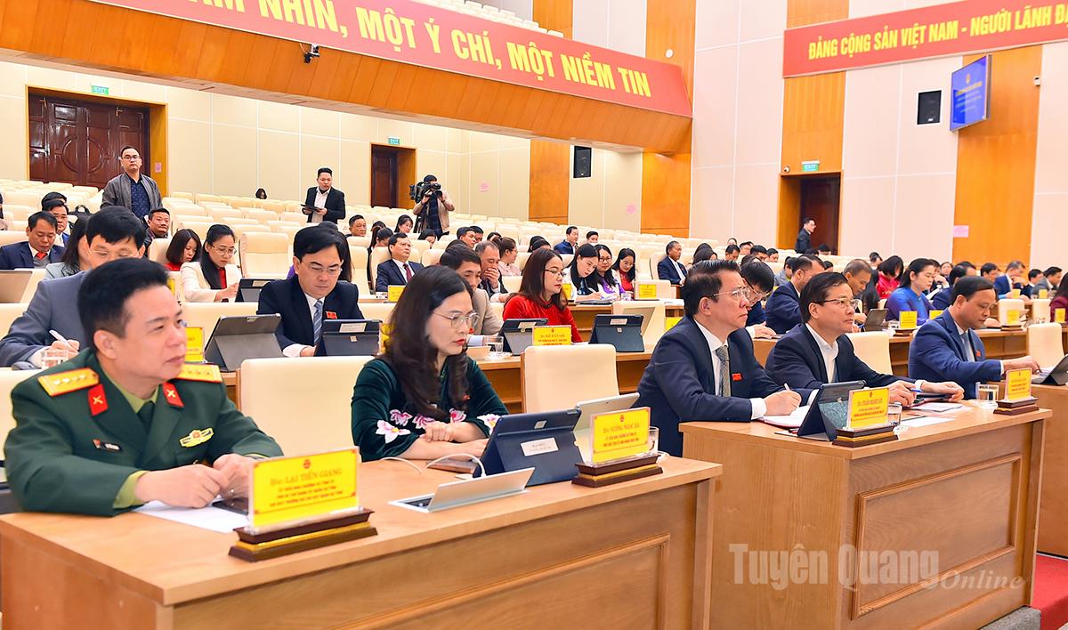 Các đồng chí Ủy viên Ban Thường vụ Tỉnh ủy dự kỳ họp.