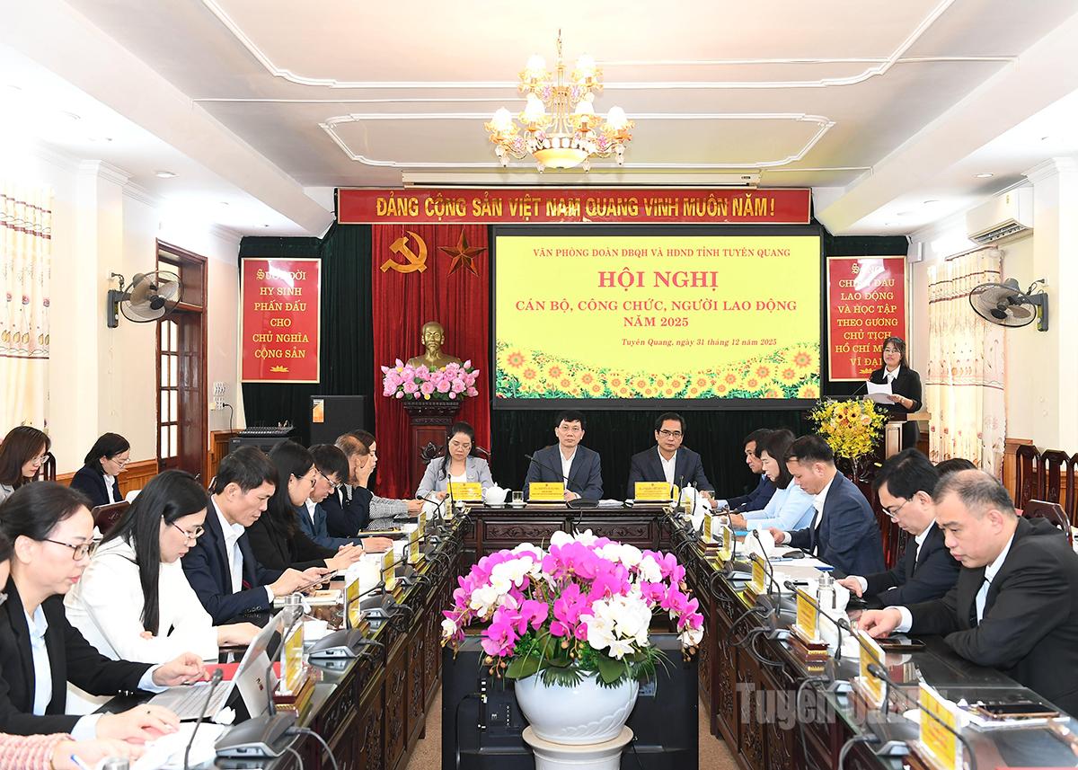 Văn phòng Đoàn đại biểu Quốc hội và Hội đồng nhân dân tỉnh tổ chức hội nghị cán bộ, công chức, người lao động năm 2025.