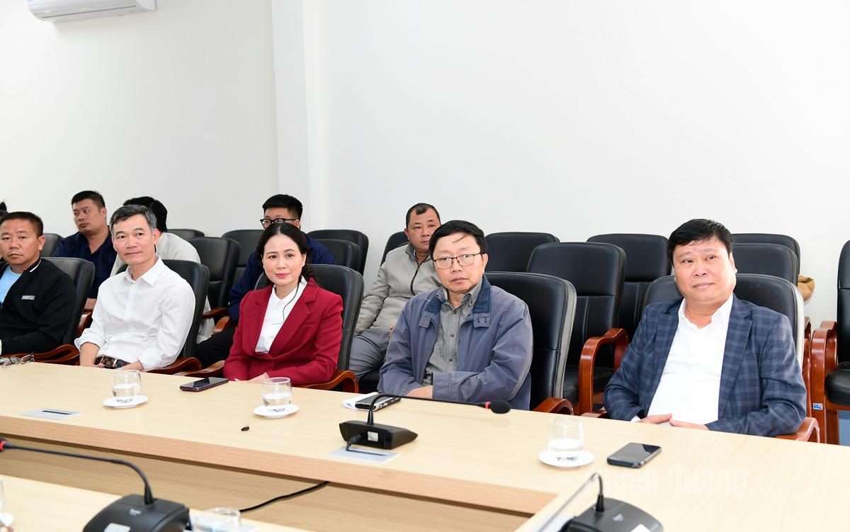 Sáng 10-12, Báo và phát thanh, truyền hình Tuyên Quang phối hợp với Hội Điện ảnh Việt Nam tổ chức bế mạc lớp tập huấn bồi dưỡng nâng cao nghiệp vụ làm phim phóng sự và phim tài liệu truyền hình.