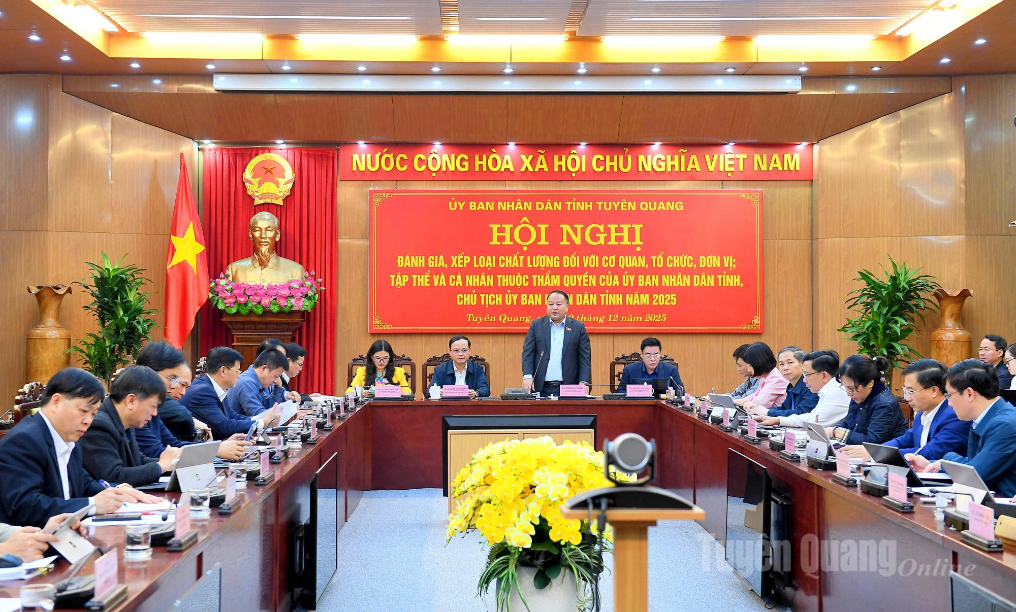 Các đại biểu dự hội nghị.