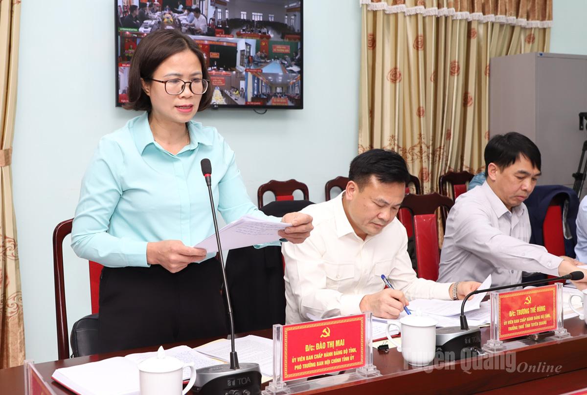 Đồng chí Đào Thị Mai, Ủy viên BCH Đảng bộ tỉnh, Phó Trưởng Ban Nội chính Tỉnh ủy thảo luận tại hội nghị.