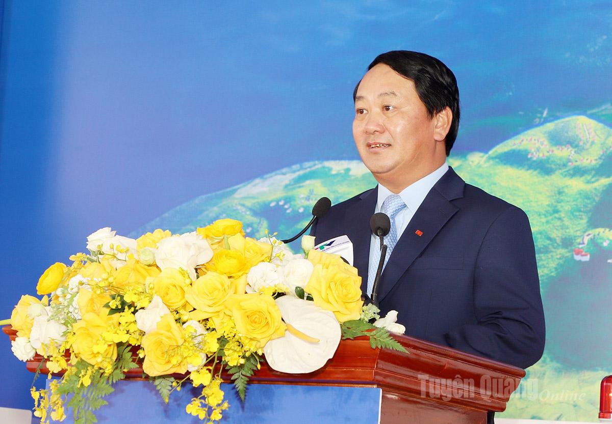 Bí thư Tỉnh ủy Hầu A Lềnh phát biểu tại buổi lễ.