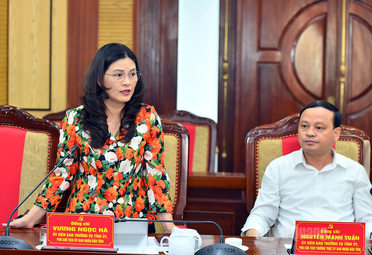 Đồng chí Phó Chủ tịch UBND tỉnh Vương Ngọc Hà phát biểu tại hội nghị.