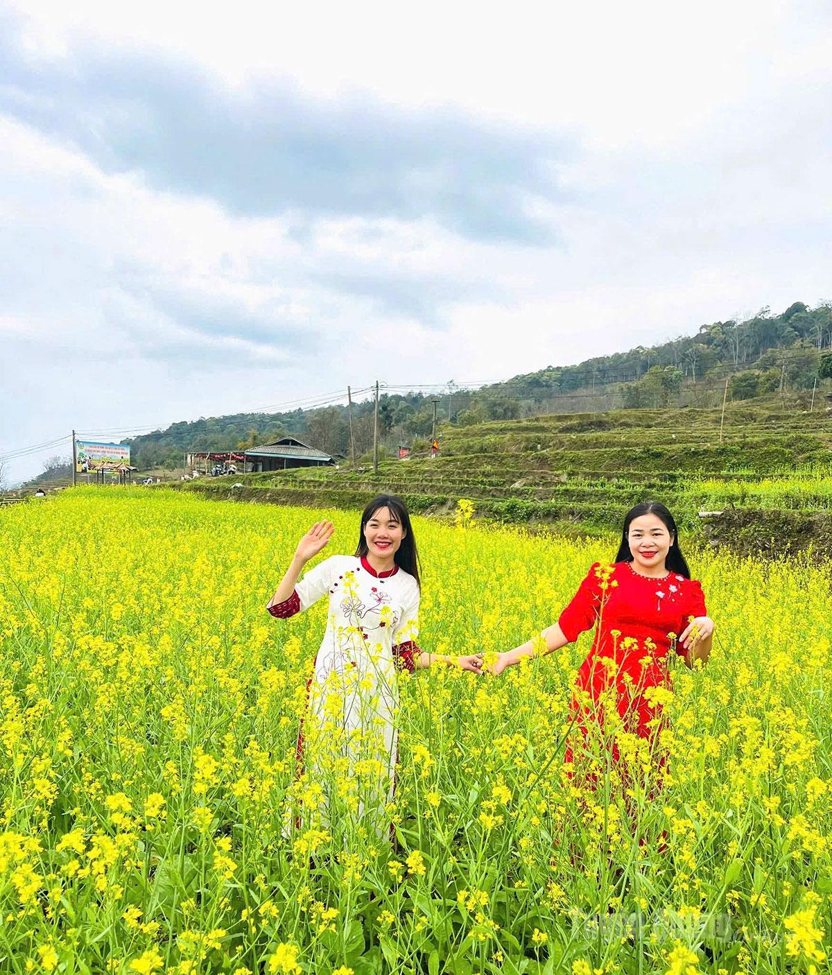 With each passing season, Hong Thai Commune radiates a different charm. It is truly a destination for nature lovers and those seeking authentic cultural experiences.