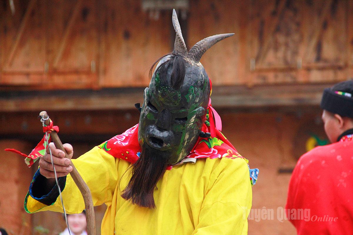 Sacred masks are believed to influence the presence of deities during the ‘Cap Sac’ ritual.