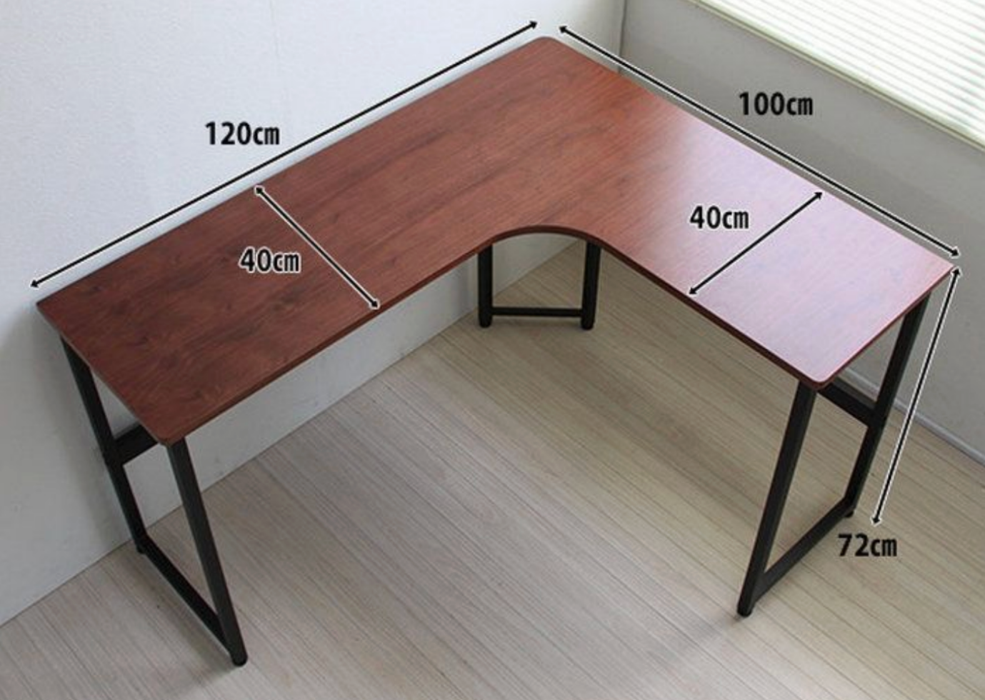 Chiều cao bàn tiêu chuẩn thường dao động từ 70 – 75 cm