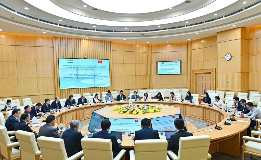 An overview of the eighth meeting of the Vietnam–Uzbekistan Intergovernmental Committee for Economic-Trade and Scientific-Technological cooperation, held in Hanoi on December 24, 2025. (Photo: moit.gov.vn)