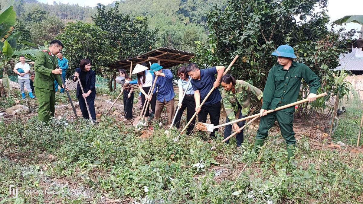 Khởi công xây dựng nhà Nhân ái cho gia đình chị Triệu Thị Phượng, thôn 23, xã Tân Long.
