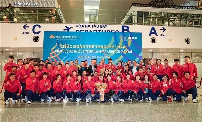A send-off ceremony is held at Noi Bai International Airport for Vietnamese athletes ahead of their departure to Thailand for SEA Games 33 on December 7. (Photo: VNA)