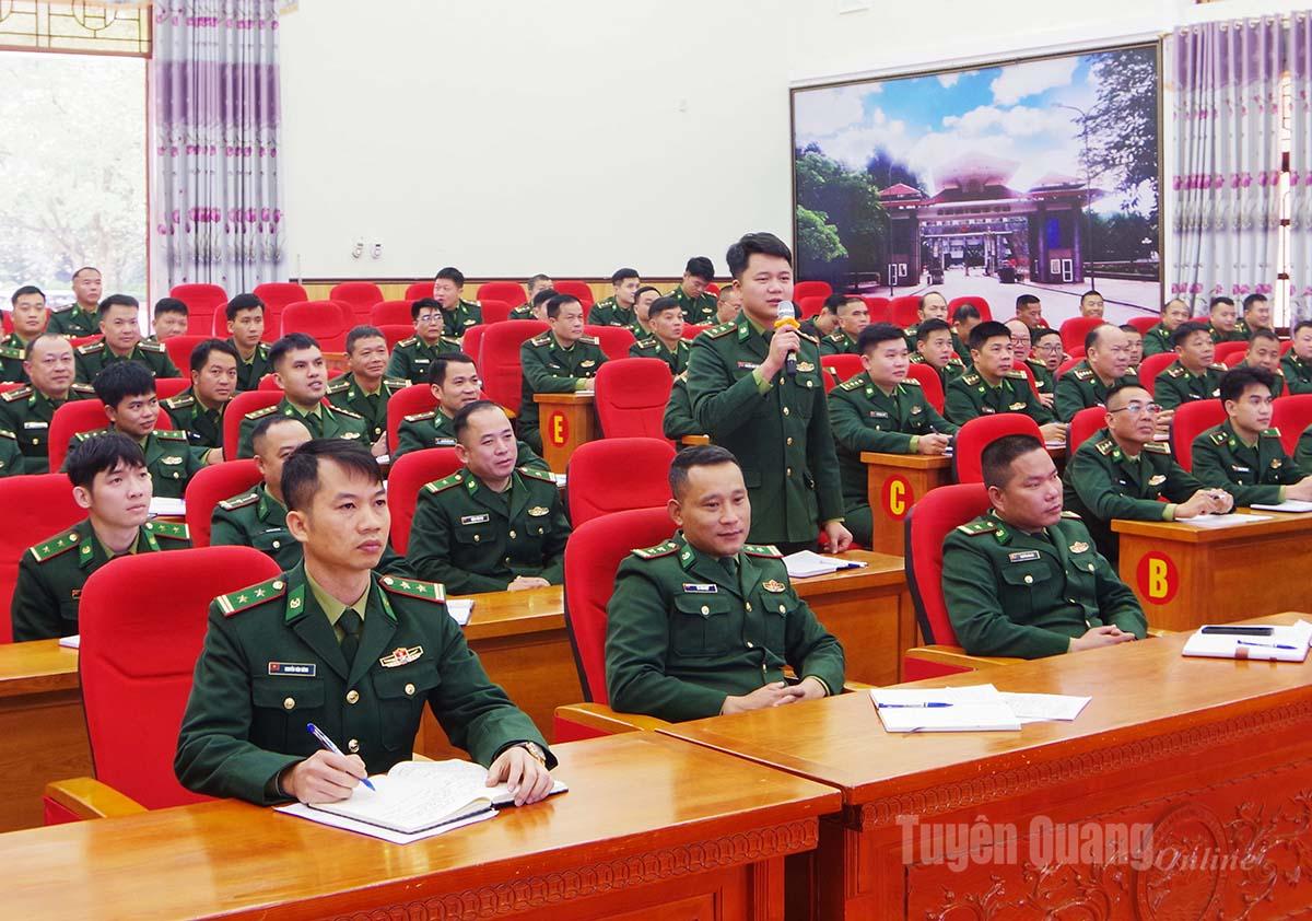 Học viên thảo luận tại lớp tập huấn.