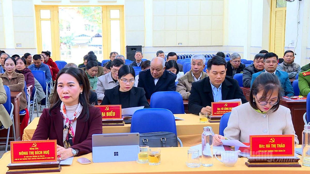 Đồng chí Phó Bí thư Thường trực Đảng ủy UBND tỉnh Nông Thị Bích Huệ dự và chỉ đạo hội nghị.