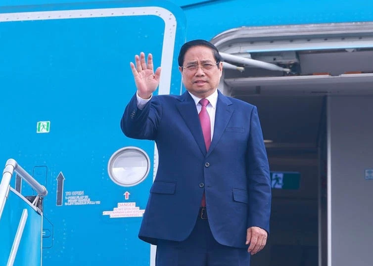 Prime Minister Pham Minh Chinh leaves Ha Noi for Laos on December 2 morning to attend the Viet Nam–Laos Politburos’ meeting and co-chair the 48th session of the Viet Nam–Laos Intergovernmental Committee. (Photo: VNA)